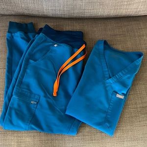 Figs set- ALPS BLUE. Catarina S +Zamora joggers petite med.